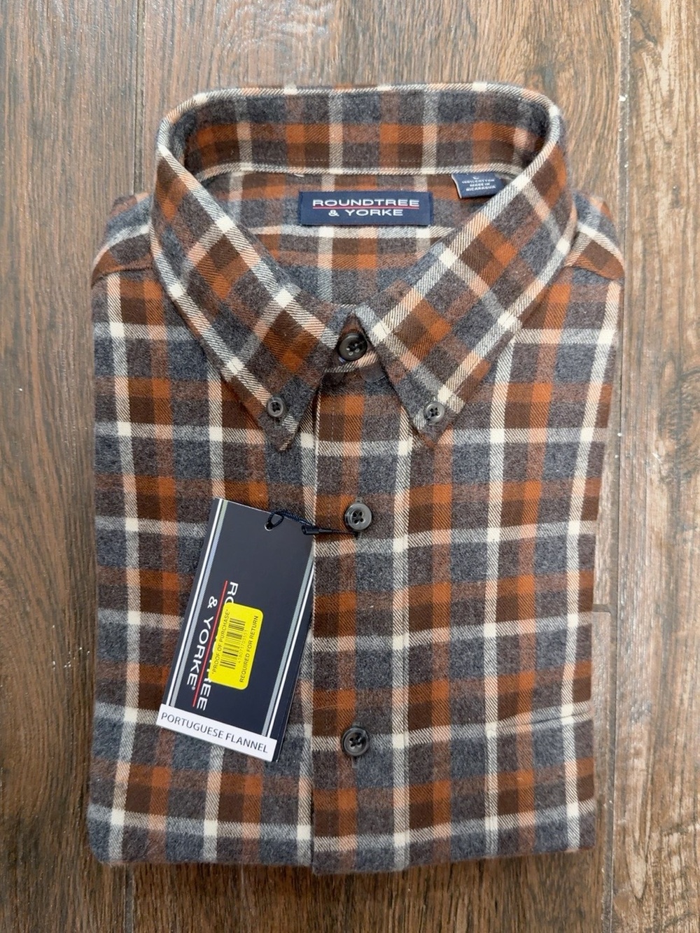 Roundtree & Yorke Men's Rust Brown and Gray Plaid Button-Down Shirt